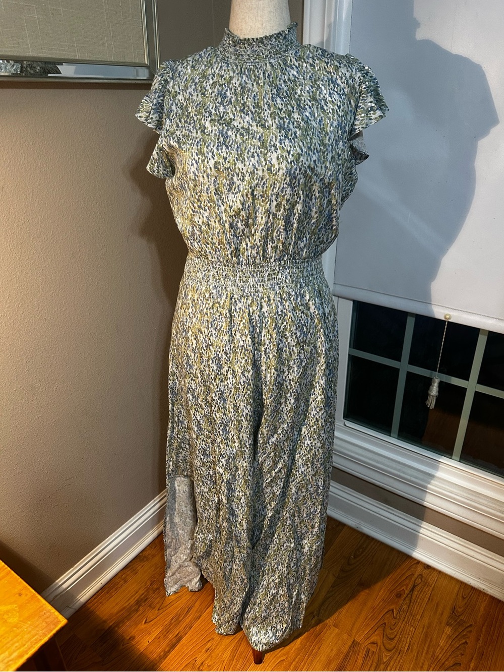 MSK shimmer jumpsuit
Sz L